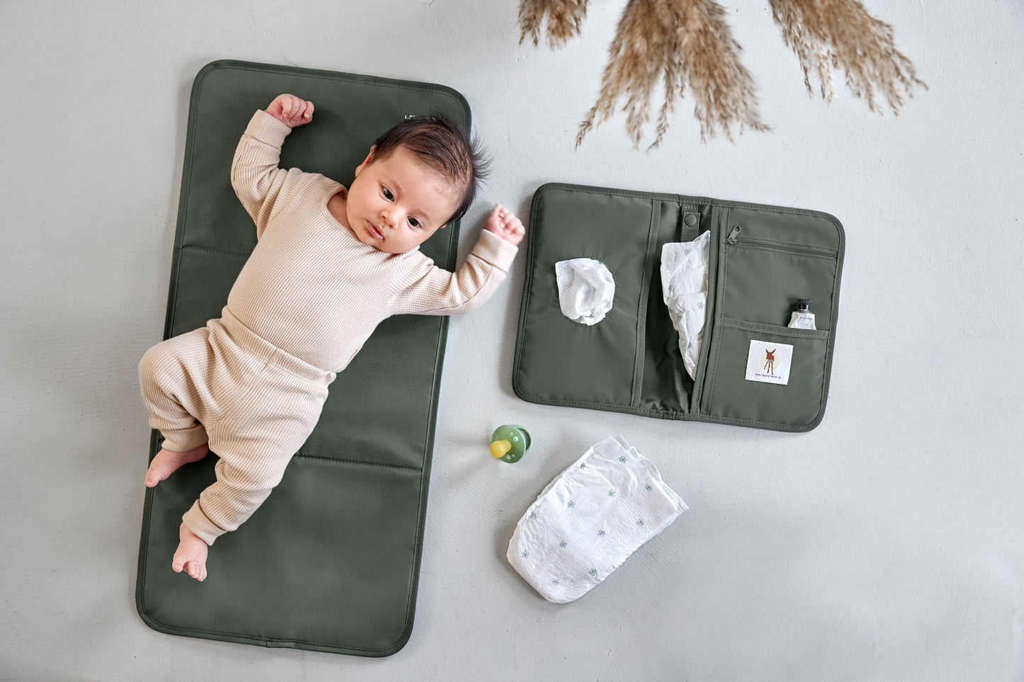 Lässig Windeltasche - kleine Wickeltasche Olive