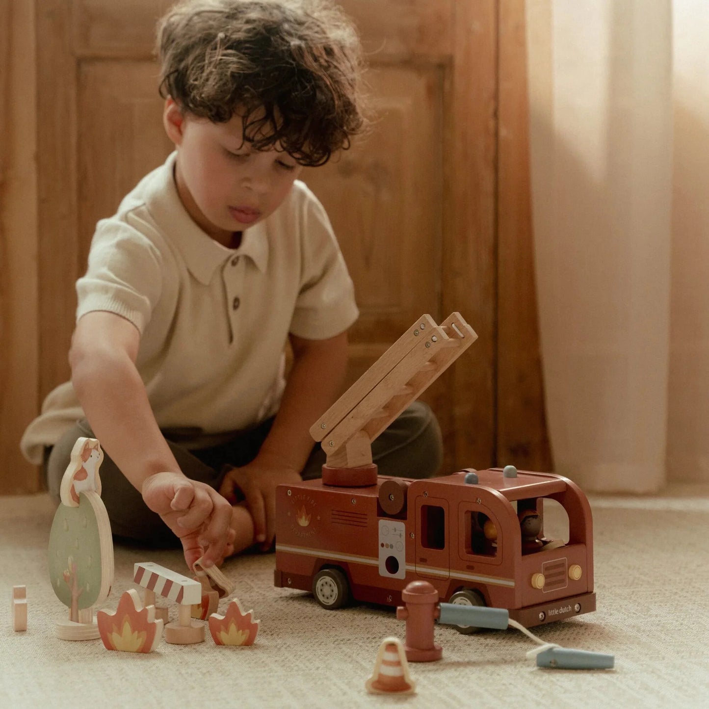 Little Dutch Holz Feuerwehrauto Set Rot Essentials