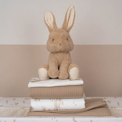Little Dutch Kuscheltier Kaninchen 25 cm - der beige Kuschelhase sitzend