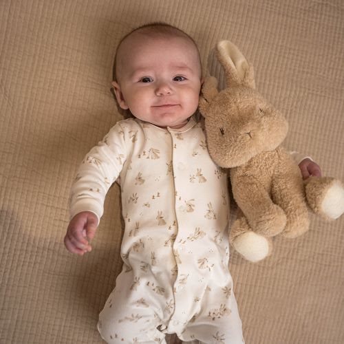 Little Dutch Kuscheltier Kaninchen 25 cm - der beige Kuschelhase sitzend